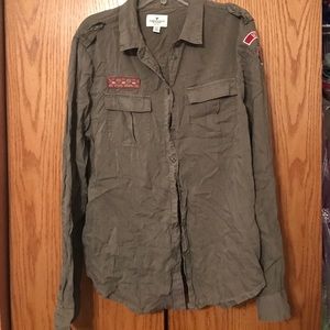 Army green American Eagle button down top. Size M
