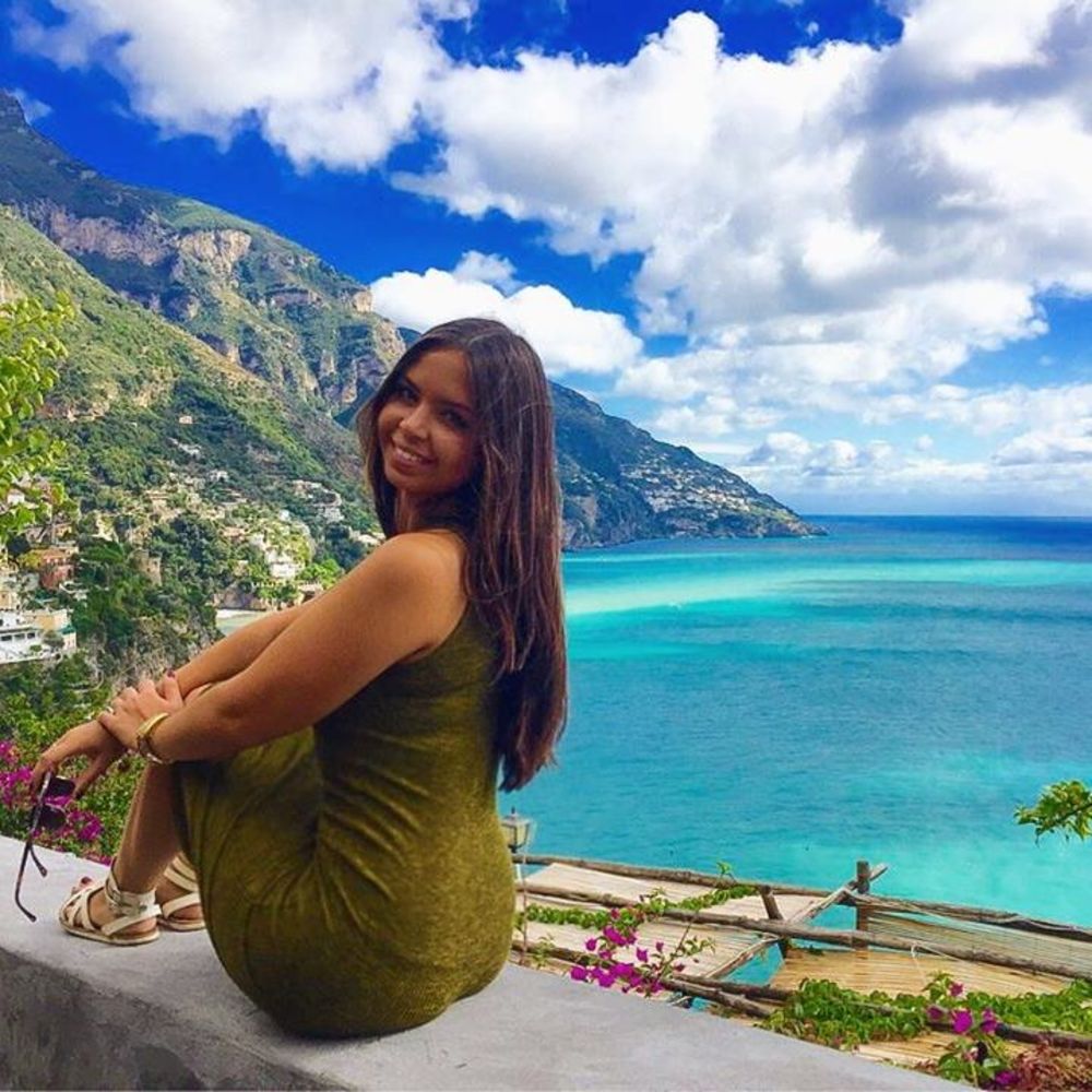 Meet your Posher, Veronica