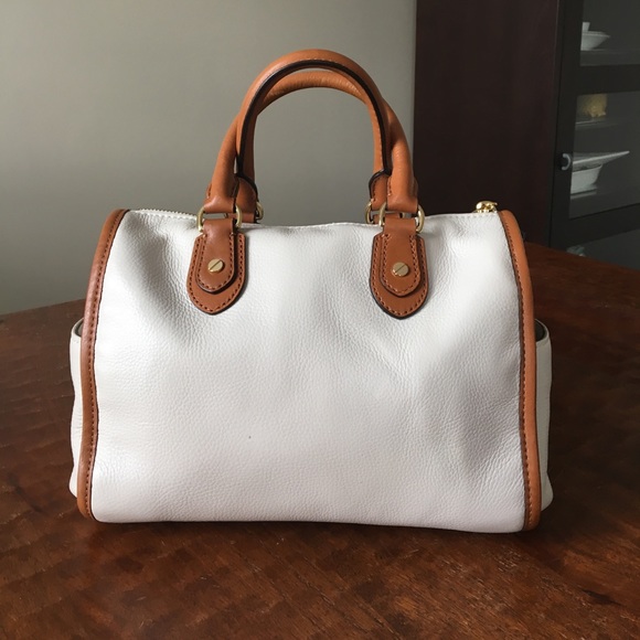 🎈SALE🎈Beautiful Michael Kors Margo Satchel - Picture 4 of 7