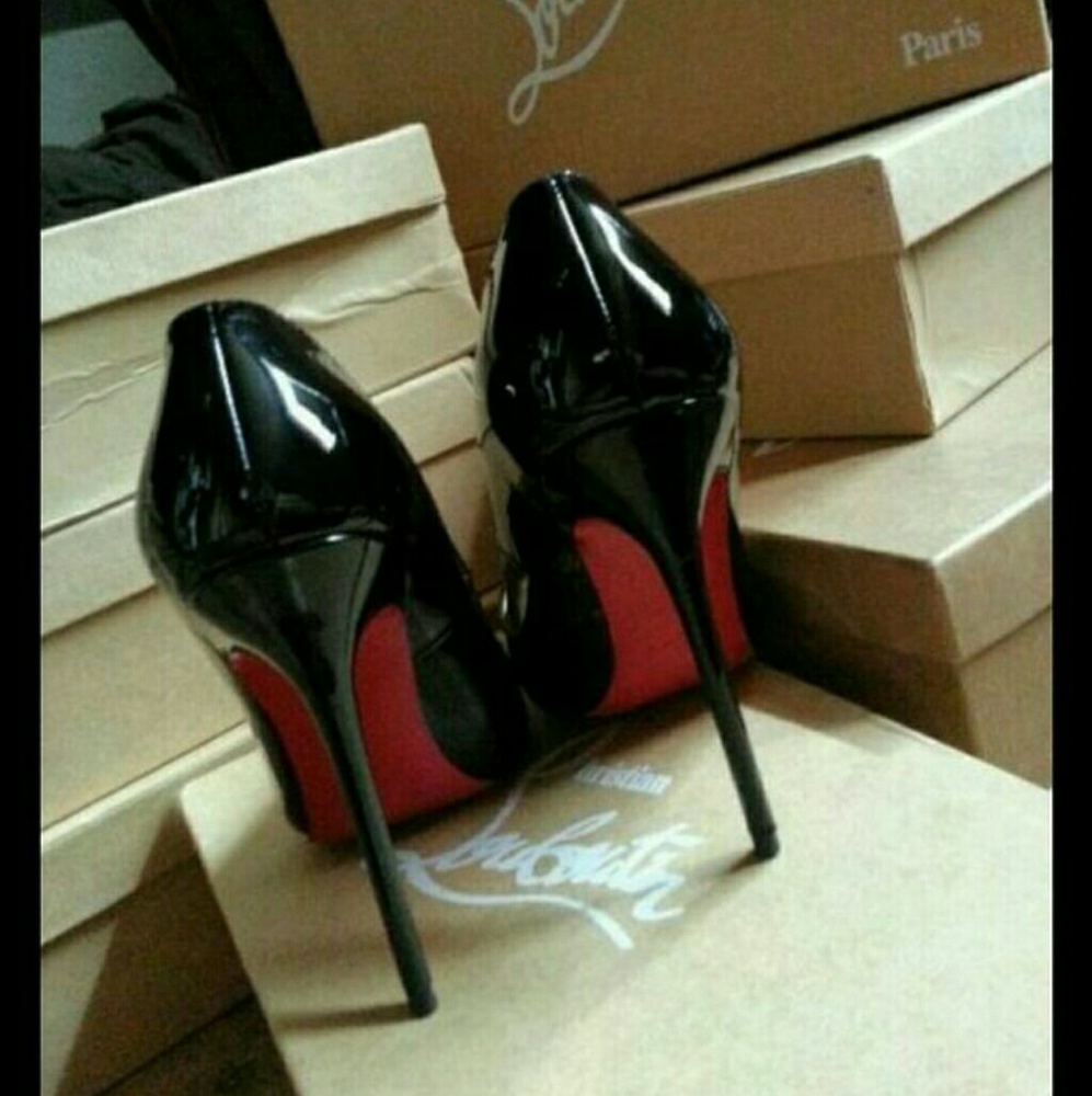 NIB BLACK PATENT LEATHER PUMPS HEELS