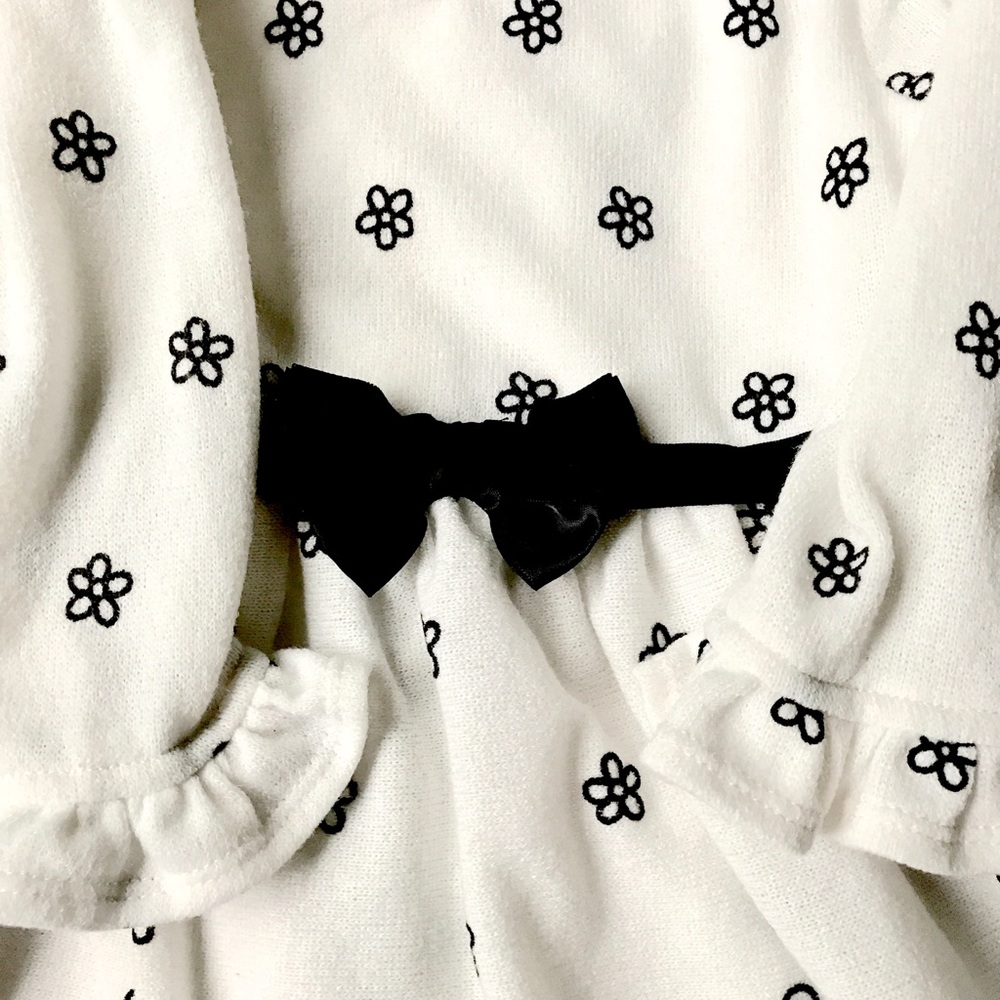 SOLD. - Girls Holiday Dresses size 6 - Picture 3 of 7