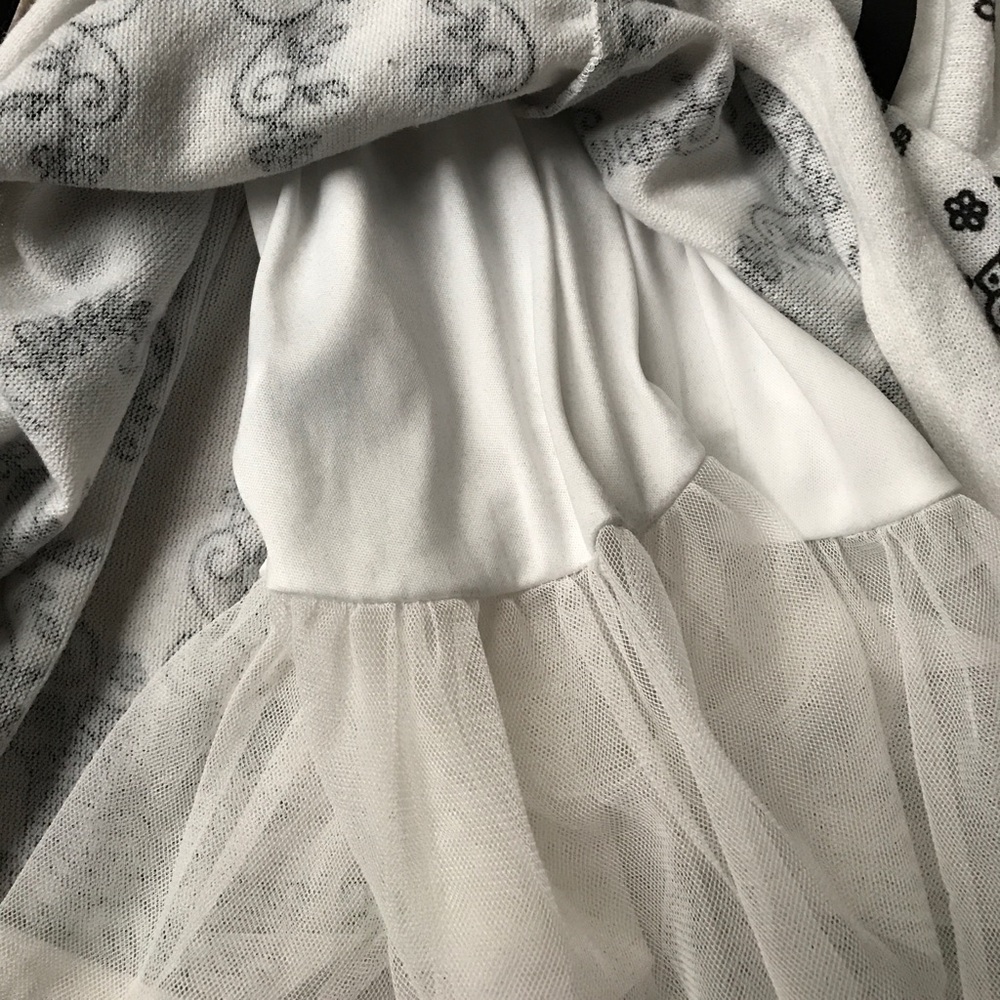 SOLD. - Girls Holiday Dresses size 6 - Picture 7 of 7