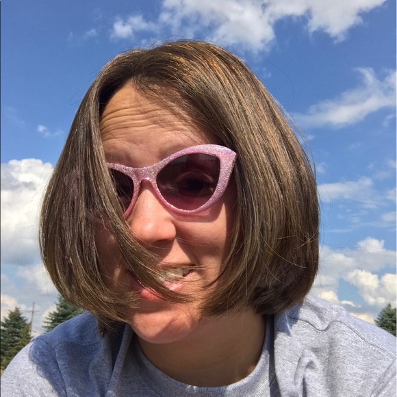 Meet your Posher, Joelle - Picture 1 of 1