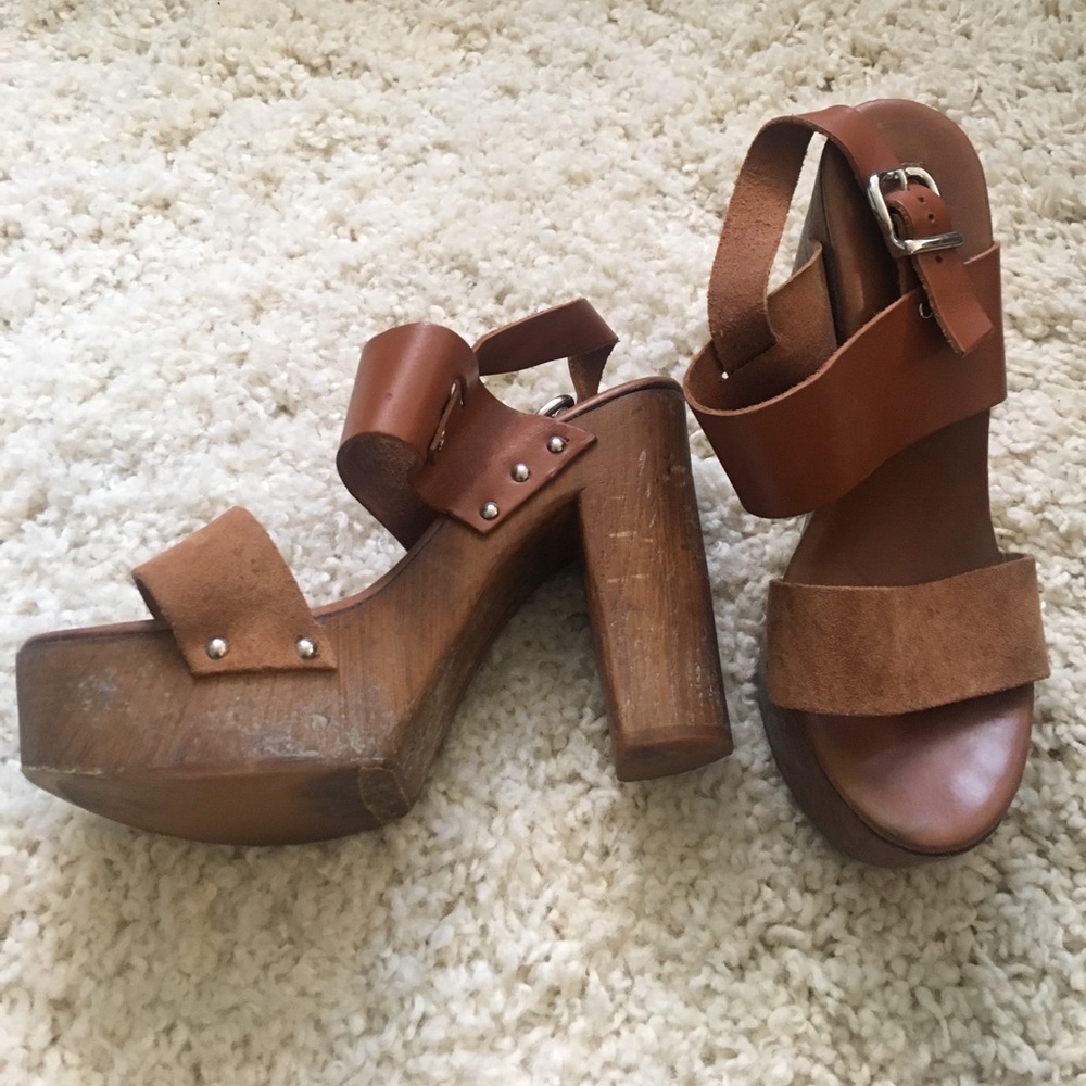 STEVE MADDEN- Flower child platforms