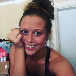 Meet your Posher, Raquel