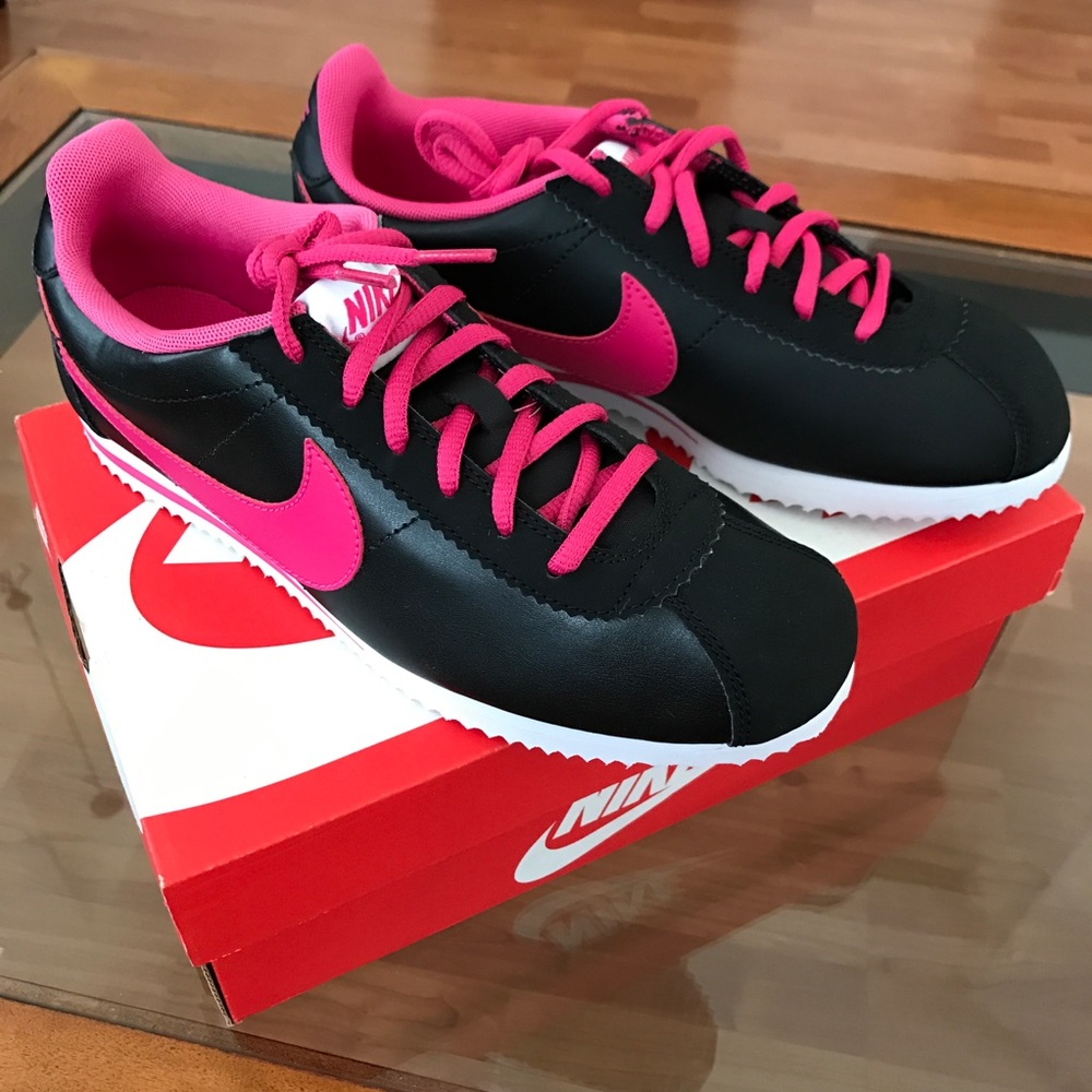Girl's Nike Cortez Shoes (Fits women's SZ 7/7.5)