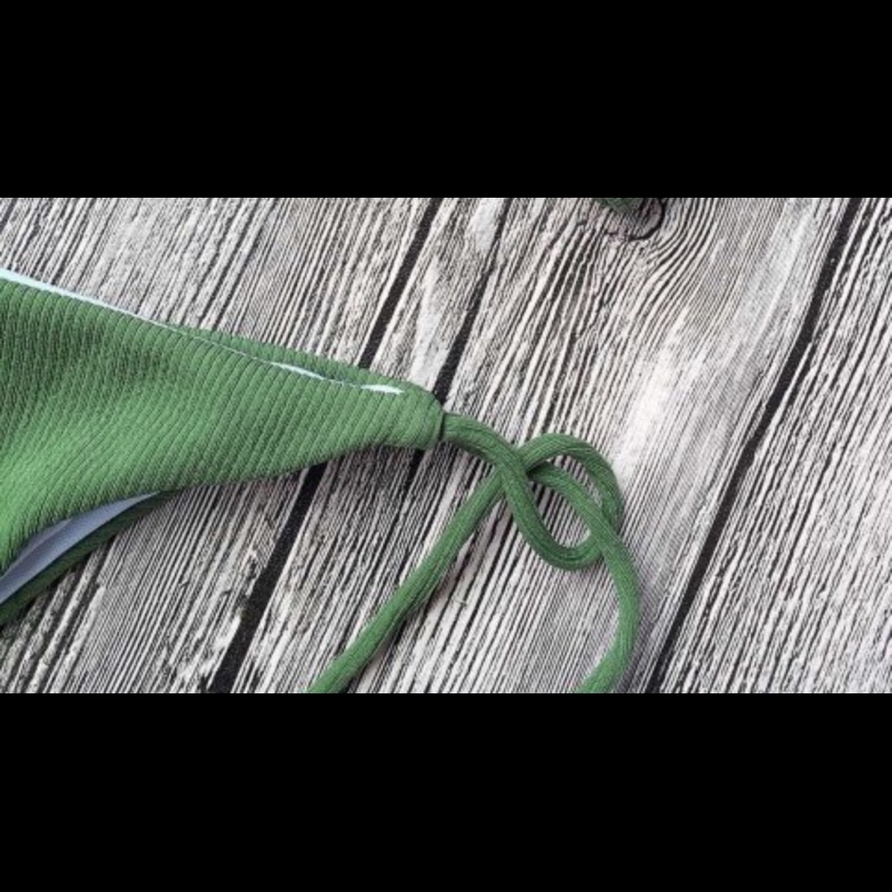 Cheeky string bikini! - Picture 3 of 3