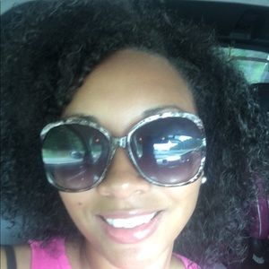 Meet your Posher, Tenina