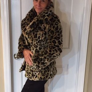SHORT TIME SALE!!!🔥GUESS Leopard Faux Fur Coat