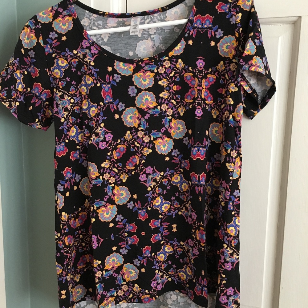 LuLaRoe small classic T