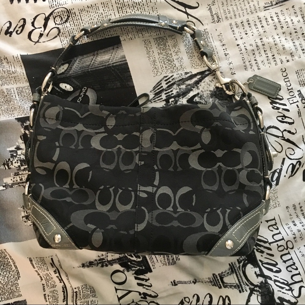 Authentic COACH shoulder bag 👜