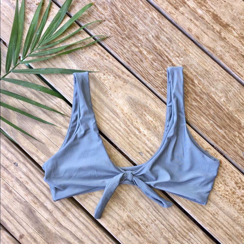 Grey bikini top! Pads included! Worn once!