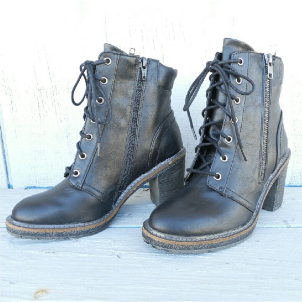 Combat heeled bootie