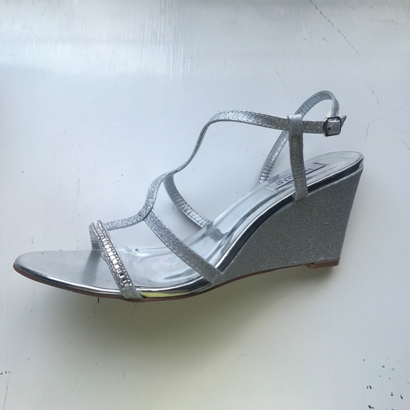 Perfect wedding shoes! Never been worn! - Picture 3 of 3