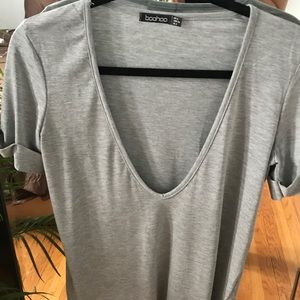 Low V neck top