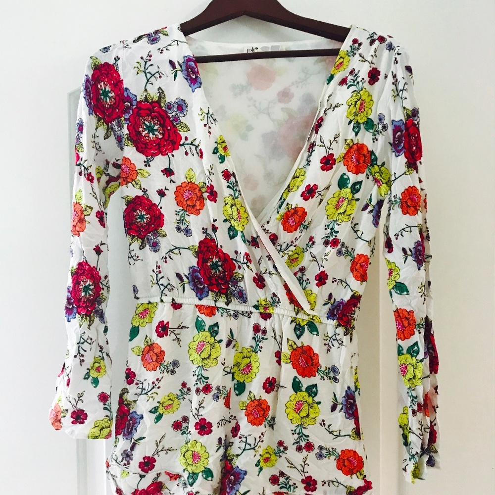 *BRAND NEW* Floral Romper