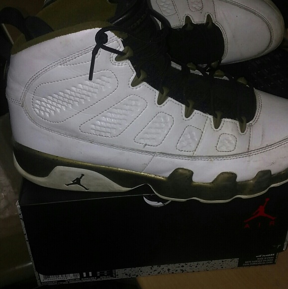 Jordan 9's sz 11 - Picture 2 of 2
