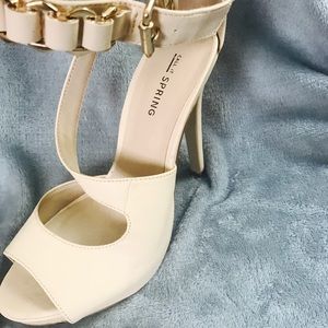 Call it spring beige high heels 6.5