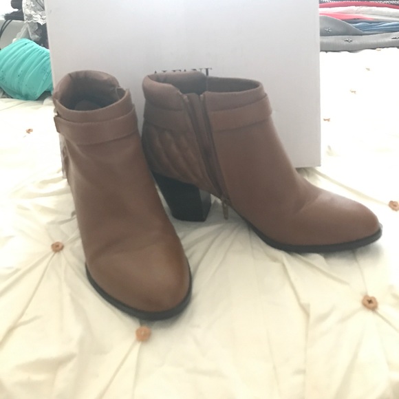 Camel colored booties - Picture 2 of 3