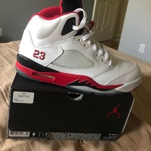 Air Jordan 5 fire red size 9