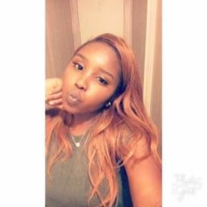 Meet your Posher, Deshanette