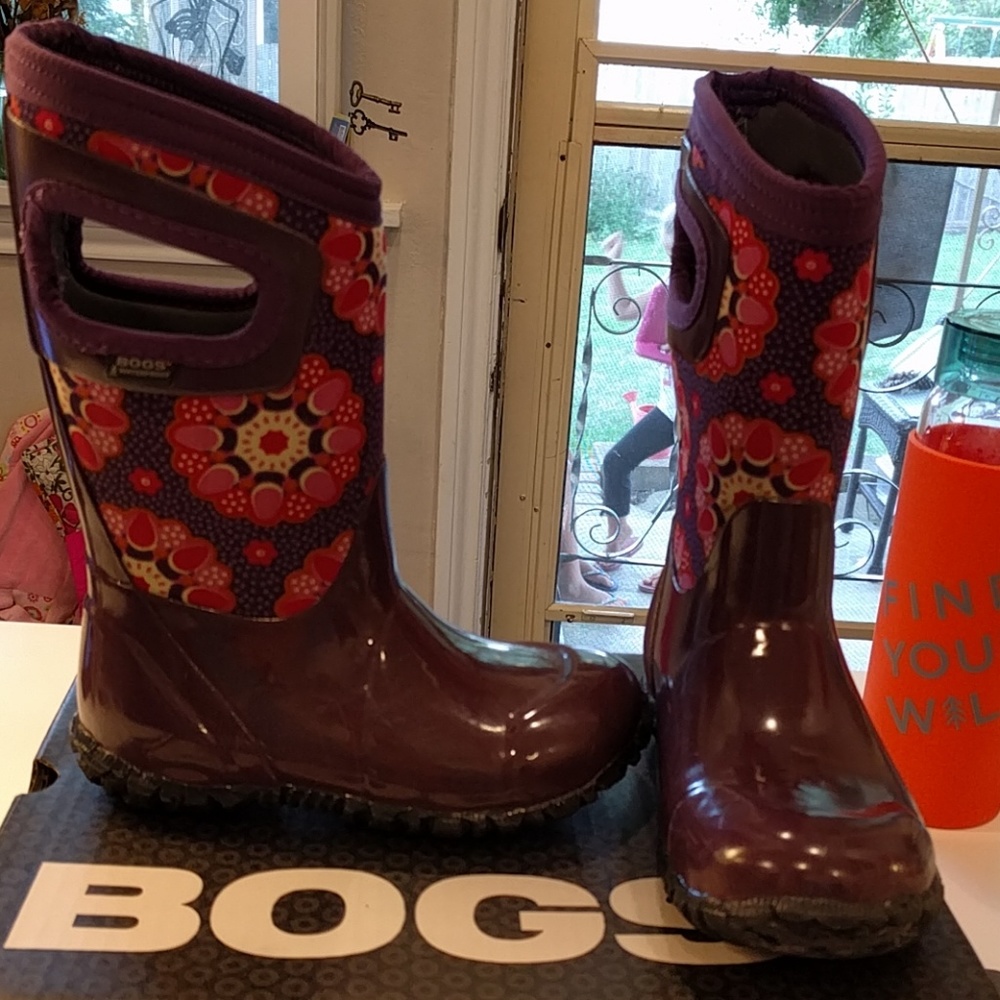 **SOLD**Little Girl Winter BOGS  **10**