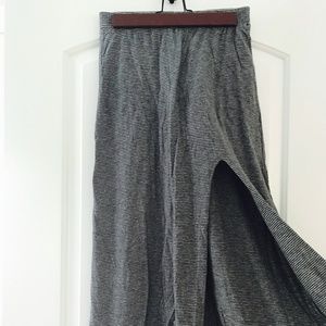 Long skirt with slit *Like New*