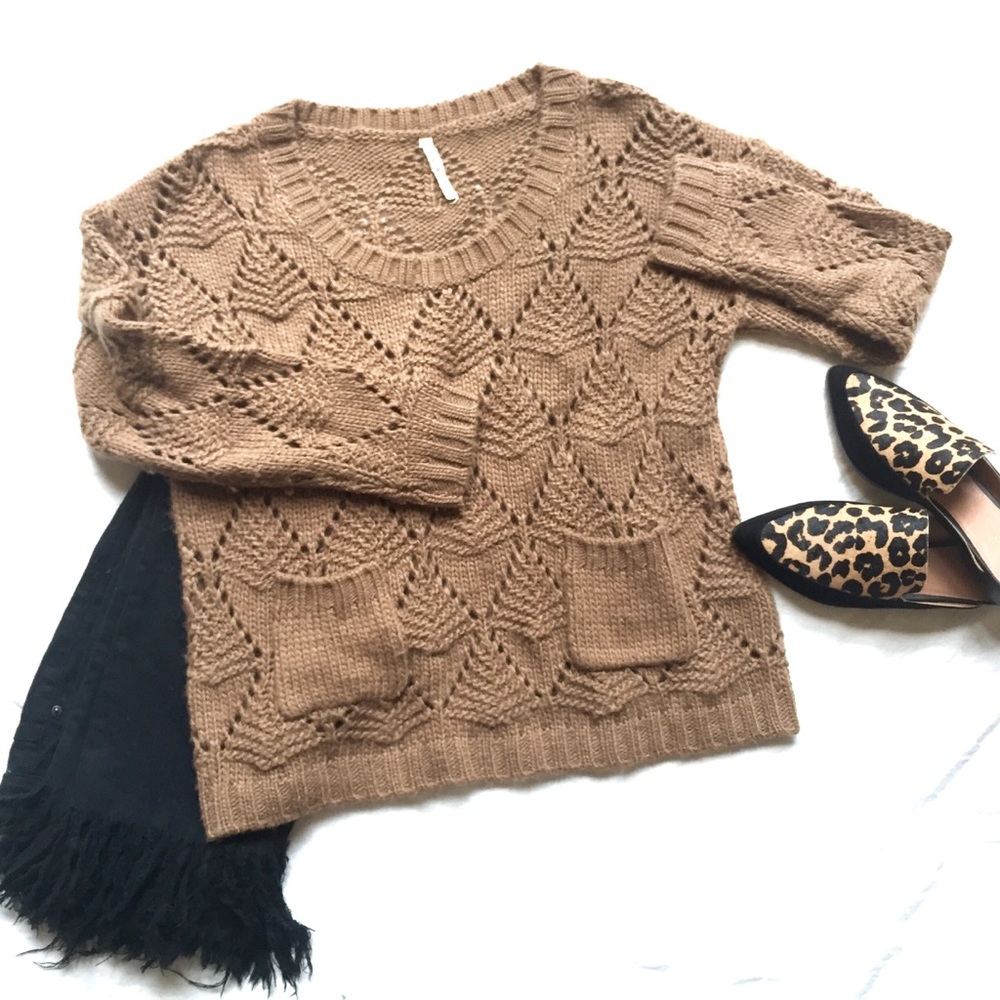 EUC Willow & Clay brown front pocket sweater sz M