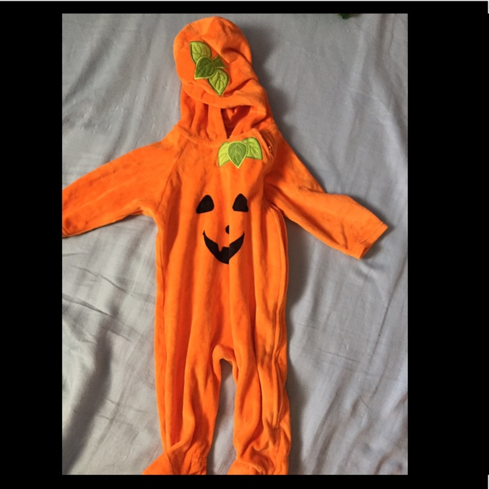 6-9 m Halloween footie pjs
