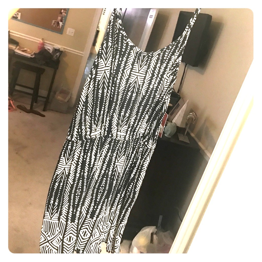 black & white romper. NEVER WORN w tags attached