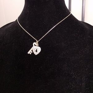 🚫SOLD, GAVE AS FREE GIFT🚫Lock and key necklace