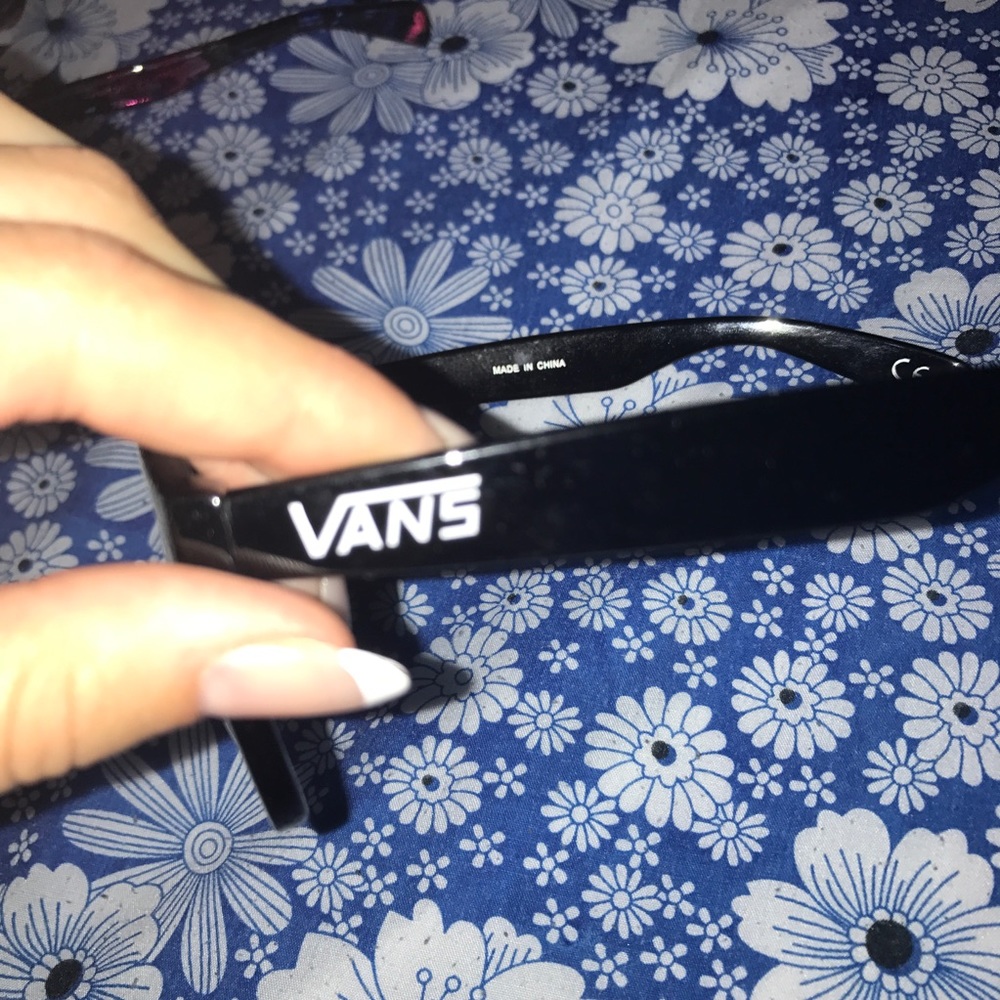 Sunglasses - Picture 4 of 8