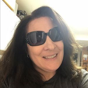 Meet your Posher, Ana