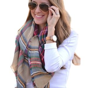Brand new w/tags!  Trendy MUST HAVE Fall Scarf!