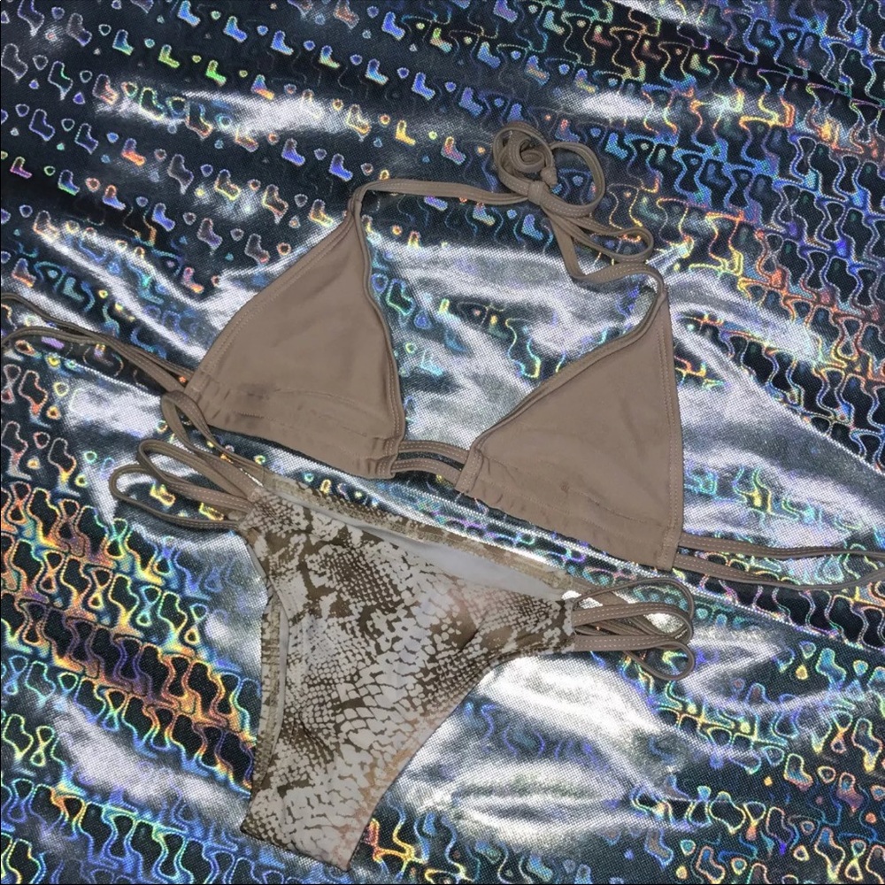 Bikini - Picture 2 of 2