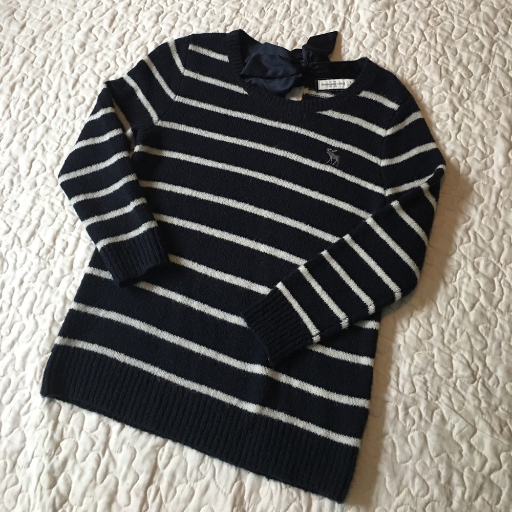 Abercrombie & Fitch medium sweater navy stripe