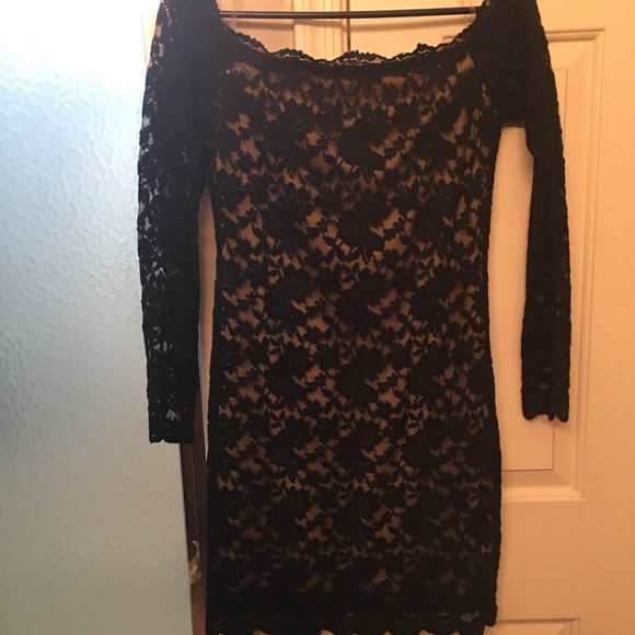 Hot Miami Styles Lace Off Shoulder Dress - Picture 3 of 5