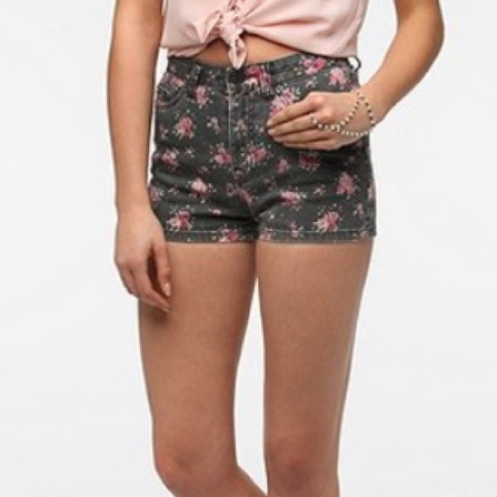 BDG Erin high rise shorts black floral