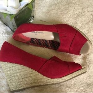 Super comfy and cute wedges