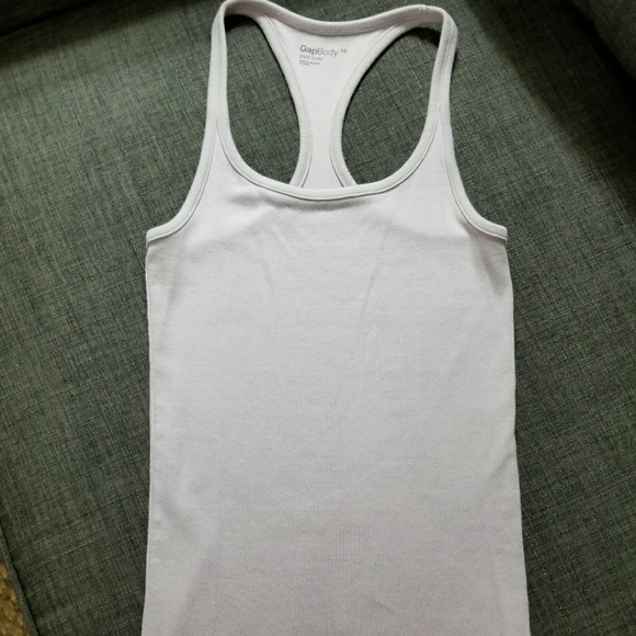 🎃 DONATED Gap tank/cami bundle - Picture 2 of 7