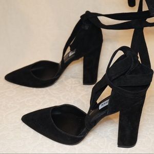 Steve Madden Bryoni suede heels
