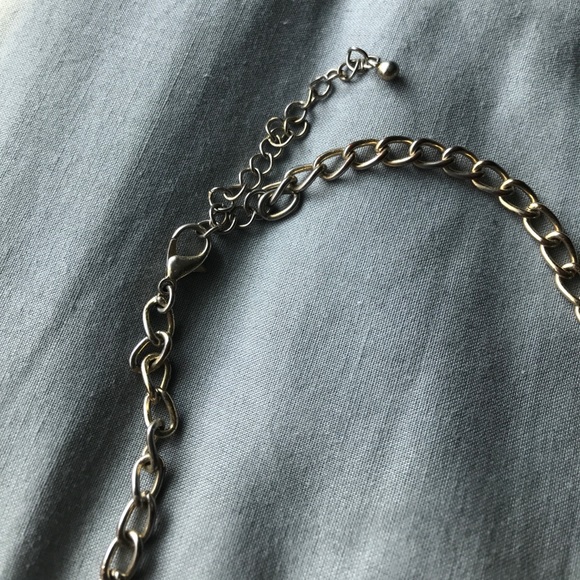 Decorative necklace - Picture 2 of 3