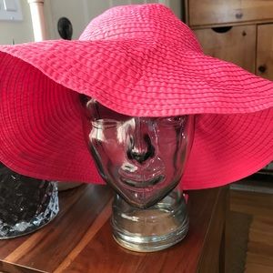 Neon pink floppy hat 💕