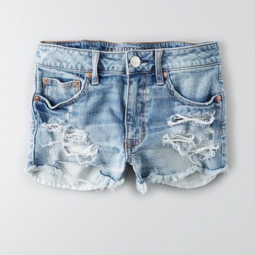 AEO lightwash cutoff festival shortie