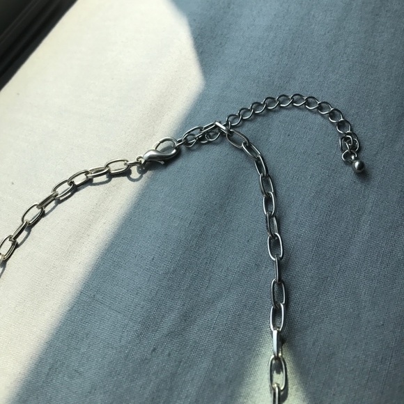 Decorative necklace - Picture 2 of 3