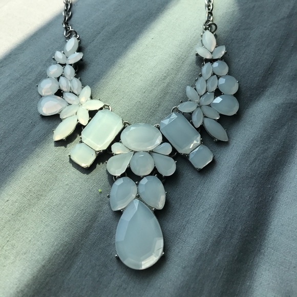 Decorative necklace - Picture 3 of 3