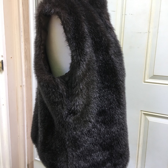 Cejon Fur Vest - Picture 5 of 7