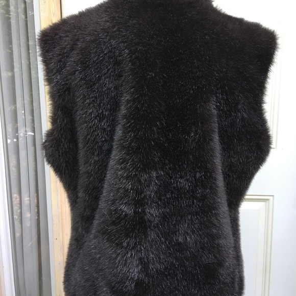 Cejon Fur Vest - Picture 2 of 7