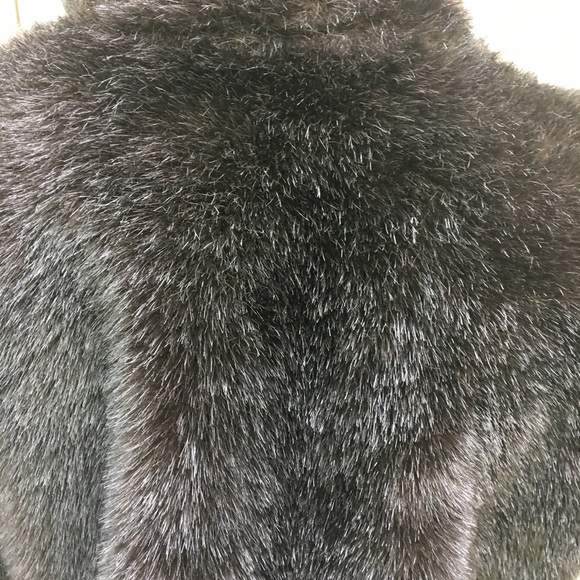 Cejon Fur Vest - Picture 6 of 7