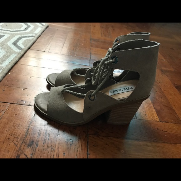 Steve Madden Taupe Suede Carahh Shoes - Picture 2 of 7